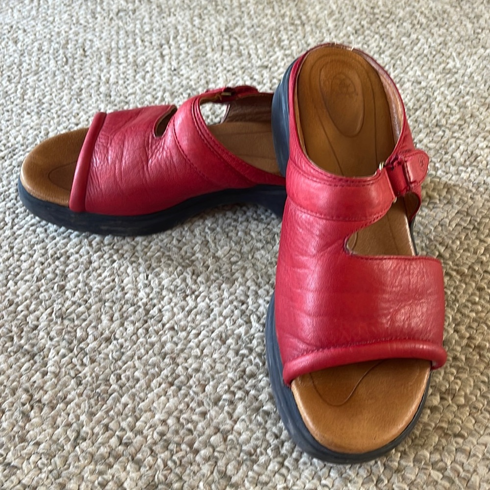 Ariat Red Leather Sandals/Slides. Size 9